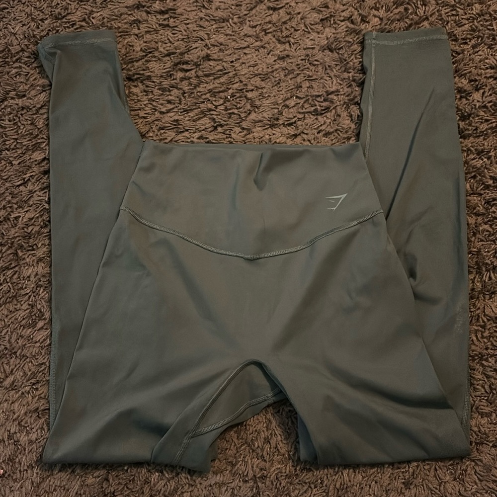 Gym shark Elevate Leggings in color Willow Green - Size Small